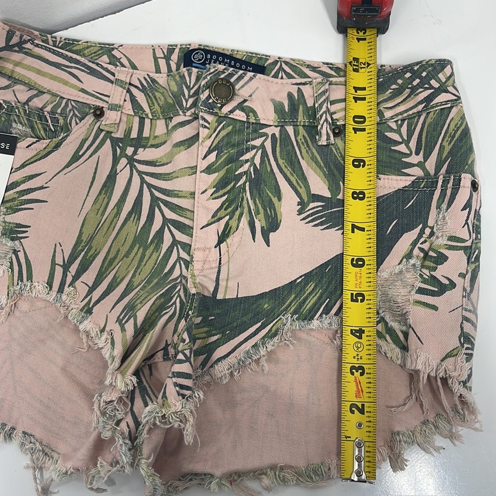 Shorts - Picture 11 of 11